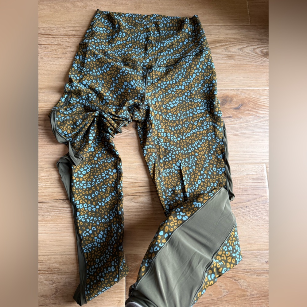 AERIE Olive Green & Blue Leopard Print Leggings